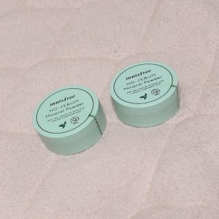 イニスフリー(Innisfree)の《2日以内に発送》Innisfree ミネラルパウダー ×2(フェイスパウダー)