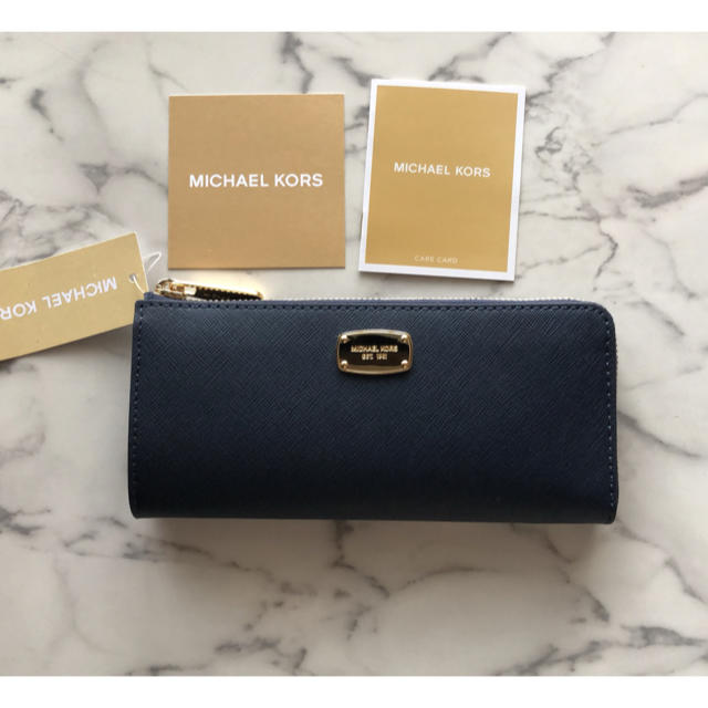 Michael Kors(マイケルコース)の【値下げしました！】 Michael kors 長財布 ネイビー レディースのファッション小物(財布)の商品写真