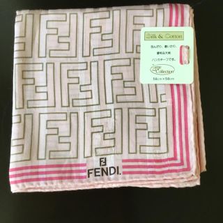 フェンディ(FENDI)の【未使用】フェンディ　シルクハンカチーフ(ハンカチ)