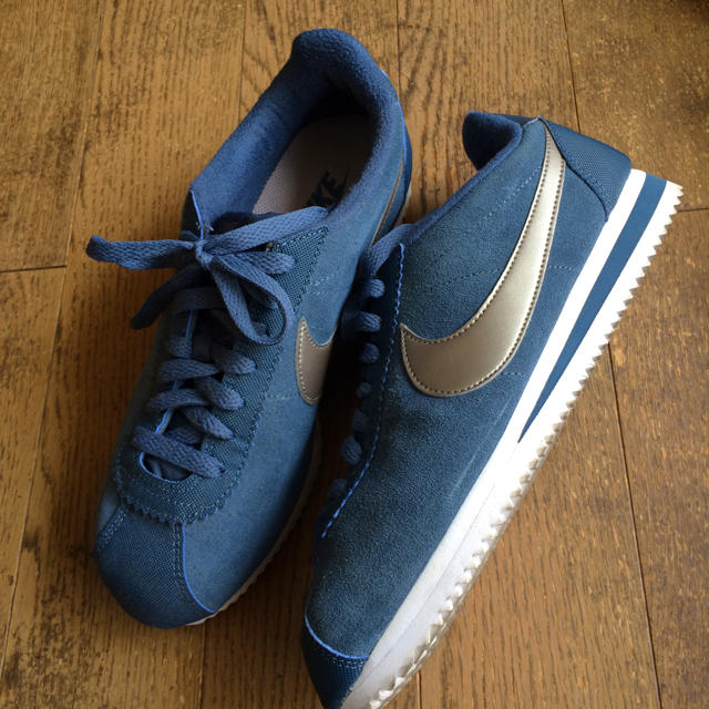 BEAUTY&YOUTH UNITED ARROWS(ビューティアンドユースユナイテッドアローズ)のnike レザーコルテッツ 美品 レディースの靴/シューズ(スニーカー)の商品写真