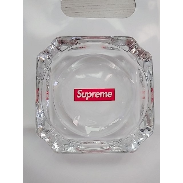 T.Hさん専用【ショッパーとステッカー付】Supreme 灰皿 T.Hさん専用【ショッパーとステッカー付】Supreme 灰皿
