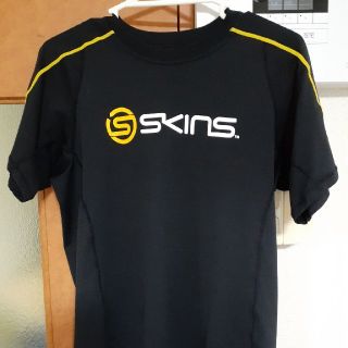 スキンズ(SKINS)のSkins　Tシャツ(Tシャツ/カットソー(半袖/袖なし))