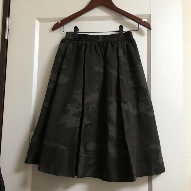 URBAN RESEARCH(アーバンリサーチ)のUR カモフラコットンギャザースカート レディースのスカート(ひざ丈スカート)の商品写真