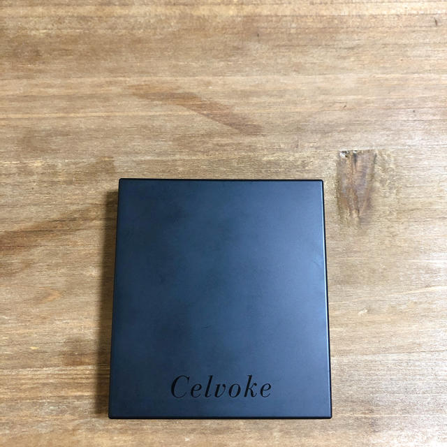 Cosme Kitchen(コスメキッチン)のcelvoke セルヴォーク　インフィニトリーパウダーマルチパレット コスメ/美容のベースメイク/化粧品(アイシャドウ)の商品写真