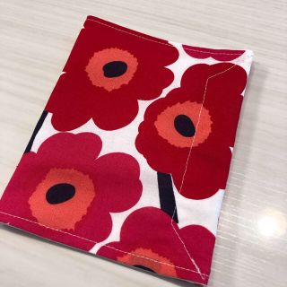 マリメッコ(marimekko)のララ様専用⭐︎4点マスクケース　非密のマスク　磁石でしまえるんです♪(その他)