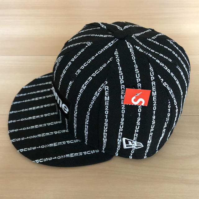 込み 7 5/8 Supreme Text Stripe New Era