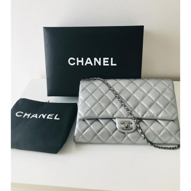 美品♡シャネルCHANEL♡シルバーマトラッセ　ラムスキン♡