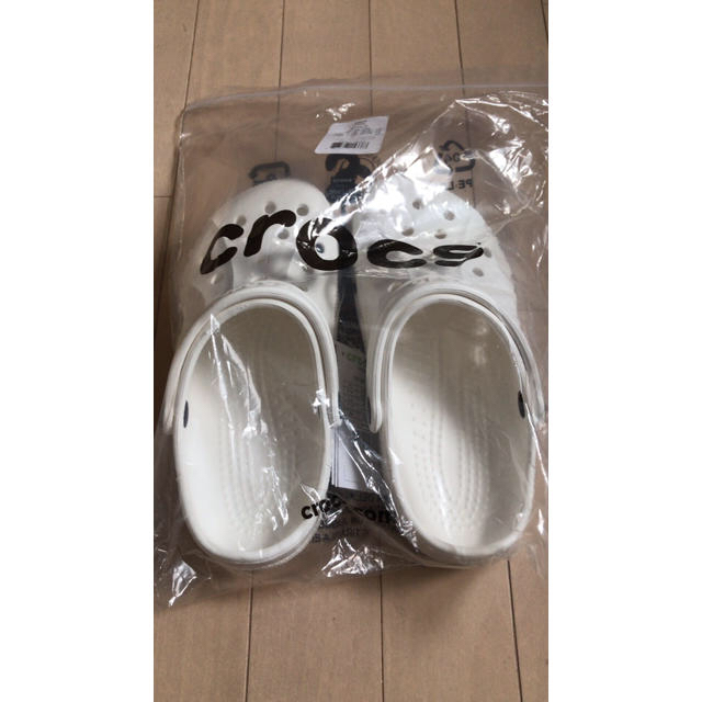 crocs(クロックス)の新品❗️23cm crocs クロックス バヤ クロッグ  ホワイト レディースの靴/シューズ(サンダル)の商品写真