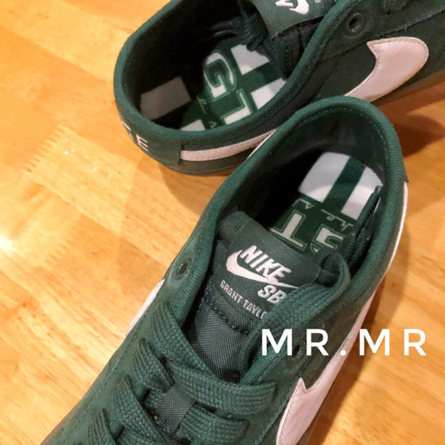 NIKE(ナイキ)の●28cm NIKE SB ZOOM BLAZER LOW PRO GT QS メンズの靴/シューズ(スニーカー)の商品写真