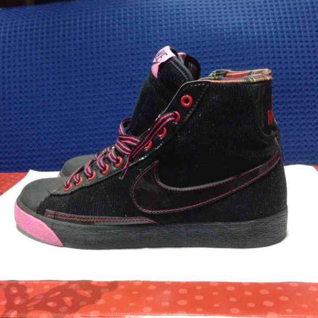 NIKE(ナイキ)のNIKE blazer スニーカー レディースの靴/シューズ(スニーカー)の商品写真