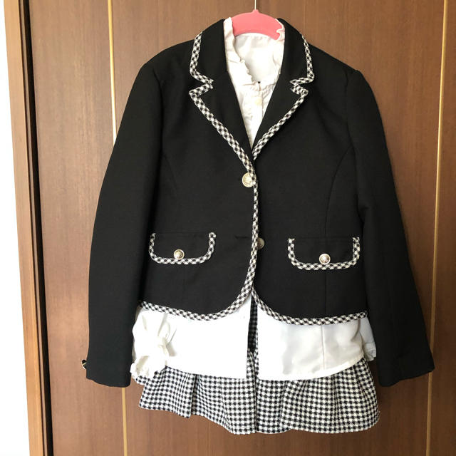 女の子　スーツ　130 キッズ/ベビー/マタニティのキッズ服女の子用(90cm~)(ドレス/フォーマル)の商品写真