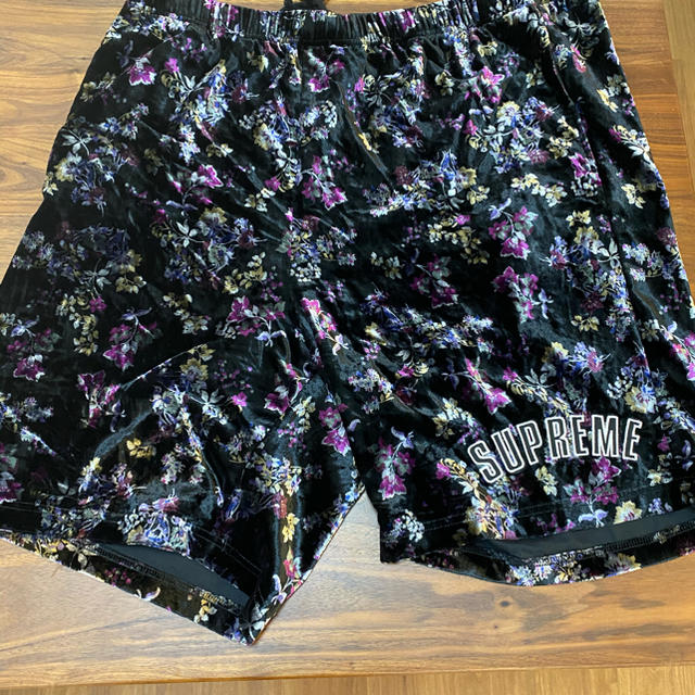 XL Supreme19fw Floral Velour Short | hartwellspremium.com