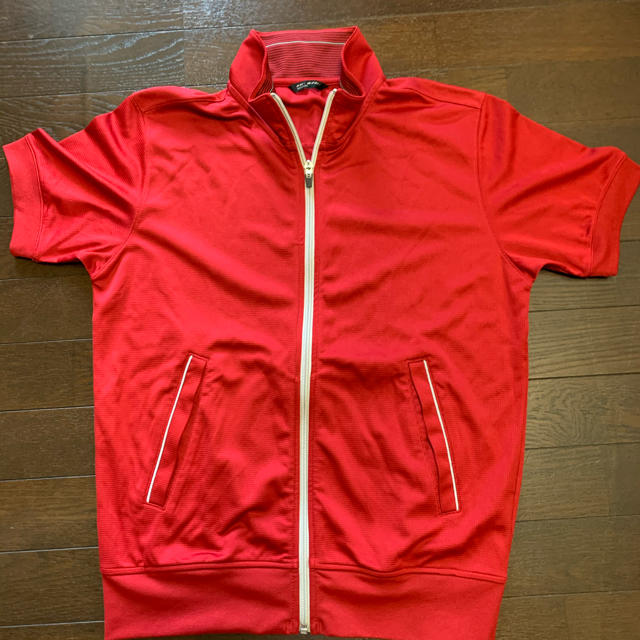 UNIQLO(ユニクロ)のユニクロ　ジップアップ　ポロシャツ赤　メンズＭ メンズのトップス(ポロシャツ)の商品写真