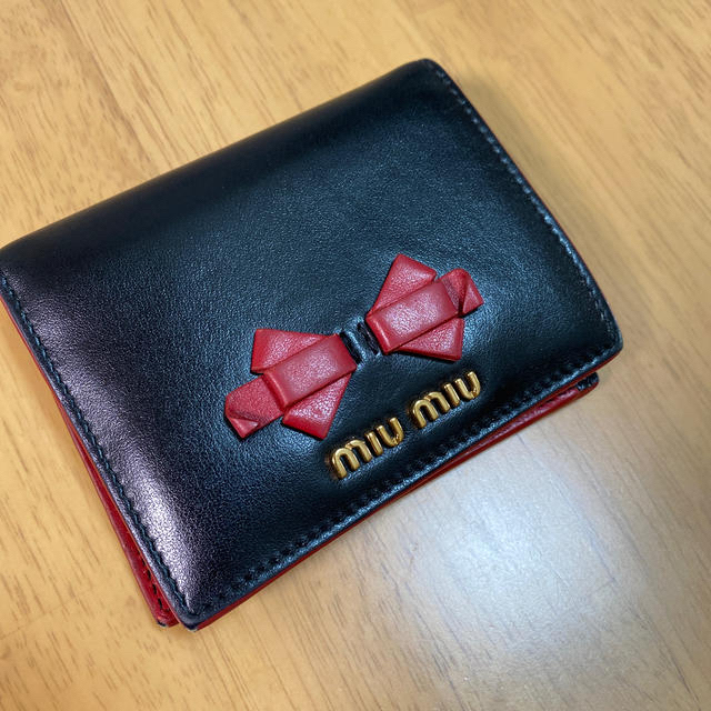 miumiu  二つ折り　リボン財布　箱あり