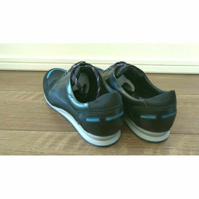 LANVIN en Bleu(ランバンオンブルー)のドラミ様専用 ブラック＆ブルー　レザースニーカー25cm♪♪ メンズの靴/シューズ(スニーカー)の商品写真
