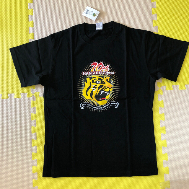 阪神タイガース(ハンシンタイガース)の阪神 tシャツ+ポロシャツ　阪神優勝　70周年　2005年　レア メンズのトップス(Tシャツ/カットソー(半袖/袖なし))の商品写真