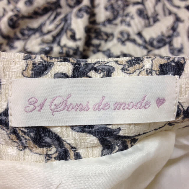 31 Sons de mode(トランテアンソンドゥモード)のジャガード スカート ラメ レディースのスカート(ミニスカート)の商品写真