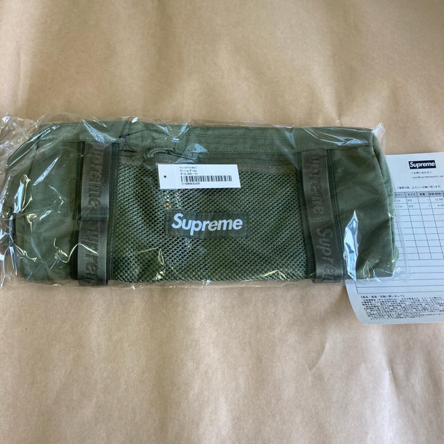 Supreme(シュプリーム)の新品!送料込! supreme Mini Duffle Bag Olive メンズのバッグ(ドラムバッグ)の商品写真