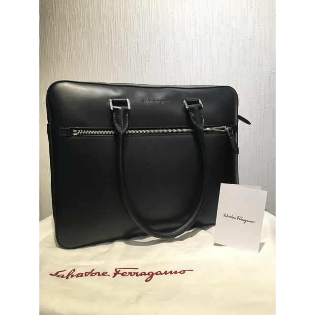 Salvatore Ferragamo(サルヴァトーレフェラガモ)の大幅値下げ！【新品・未使用】サルヴァトーレフェラガモ　ブリーフケース メンズのバッグ(ビジネスバッグ)の商品写真