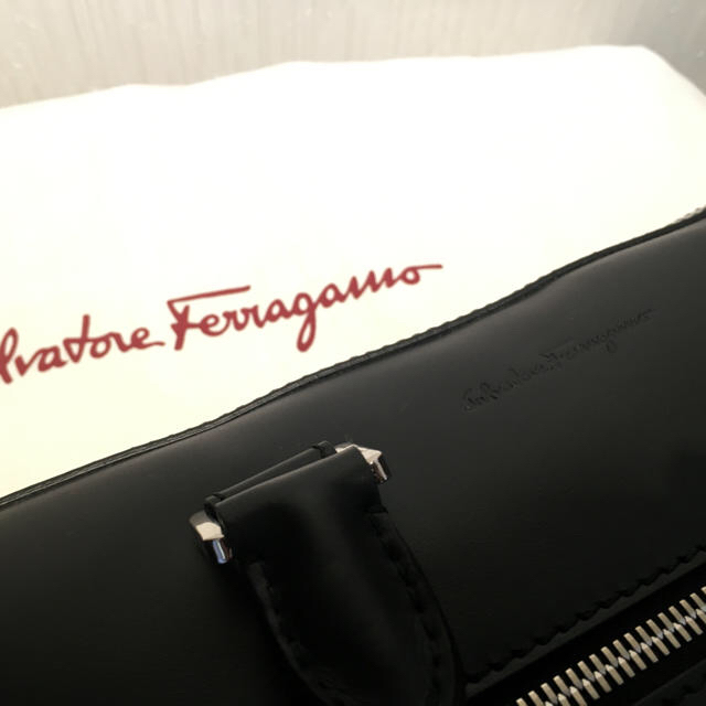 Salvatore Ferragamo(サルヴァトーレフェラガモ)の大幅値下げ！【新品・未使用】サルヴァトーレフェラガモ　ブリーフケース メンズのバッグ(ビジネスバッグ)の商品写真