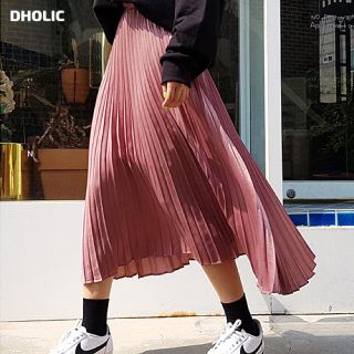 ディーホリック(dholic)の新品未使用　dholic グロッシープリーツミモレ丈スカート ダスティピンク(ロングスカート)