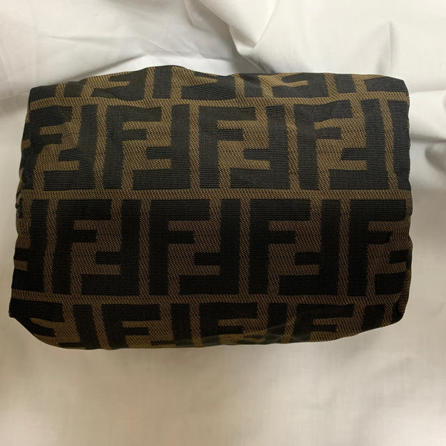 FENDI(フェンディ)の FENDI ポーチ レディースのファッション小物(ポーチ)の商品写真