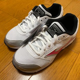 ミズノ(MIZUNO)のMIZUNO(ホワイト/ピンク)【Jr/21.0/新品】(スニーカー)