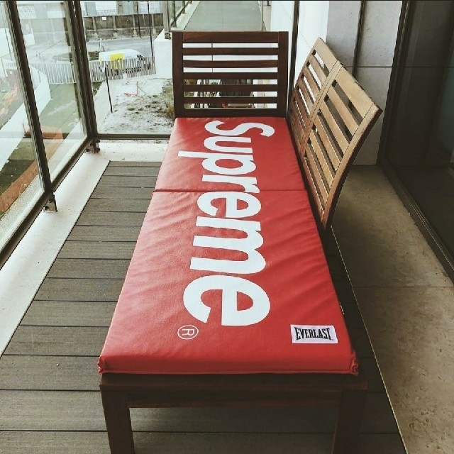 Supreme(シュプリーム)のSupreme Everlast Folding Exercise Mat スポーツ/アウトドアのトレーニング/エクササイズ(トレーニング用品)の商品写真