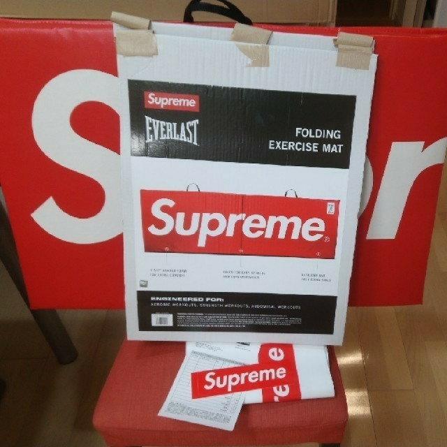 Supreme(シュプリーム)のSupreme Everlast Folding Exercise Mat スポーツ/アウトドアのトレーニング/エクササイズ(トレーニング用品)の商品写真