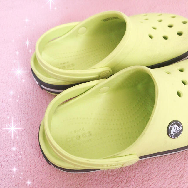 crocs(クロックス)の☆クロックス キッズ☆クロックバンド キッズ☆シトラス×グレー☆18.5cm キッズ/ベビー/マタニティのキッズ靴/シューズ(15cm~)(サンダル)の商品写真