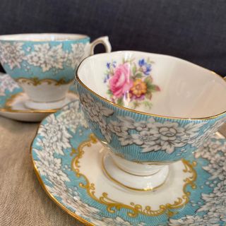 ロイヤルアルバート(ROYAL ALBERT)のロイヤルアルバート　カップ&ソーサー2客セット(グラス/カップ)