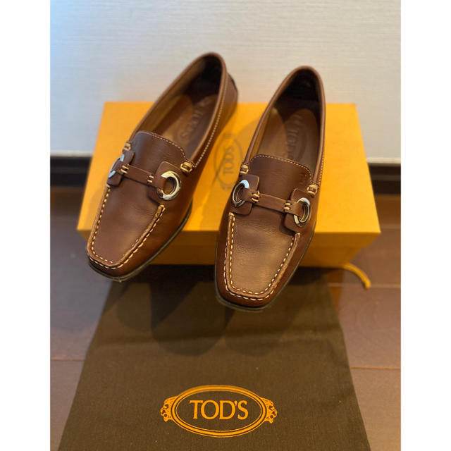 TOD'S(トッズ)の【SALE】トッズ　レディースローファー　35 1/2 23cm レディースの靴/シューズ(ローファー/革靴)の商品写真