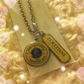 ロクシタン(L'OCCITANE)の限定シアハニー♡チャーム(キーホルダー)