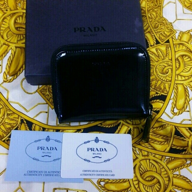 PRADA(プラダ)のプラダ財布   レディースのファッション小物(財布)の商品写真