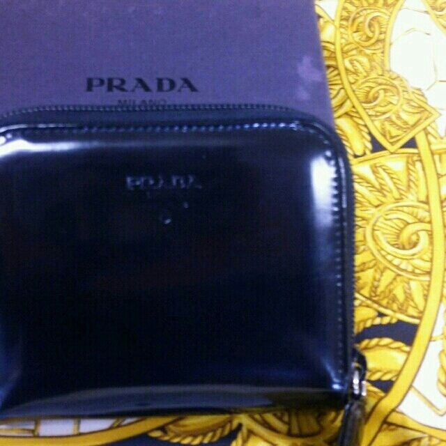 PRADA(プラダ)のプラダ財布   レディースのファッション小物(財布)の商品写真
