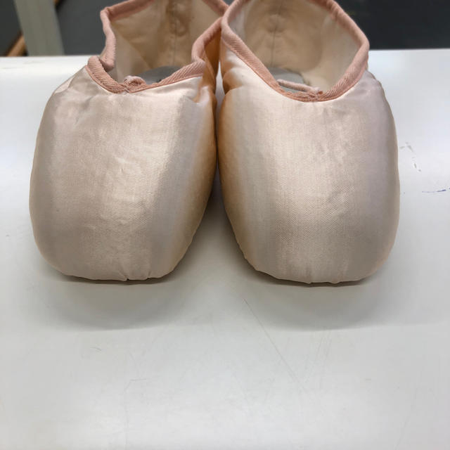 repetto(レペット)のGambaトゥシューズ97x38(24㎝) スポーツ/アウトドアのスポーツ/アウトドア その他(ダンス/バレエ)の商品写真