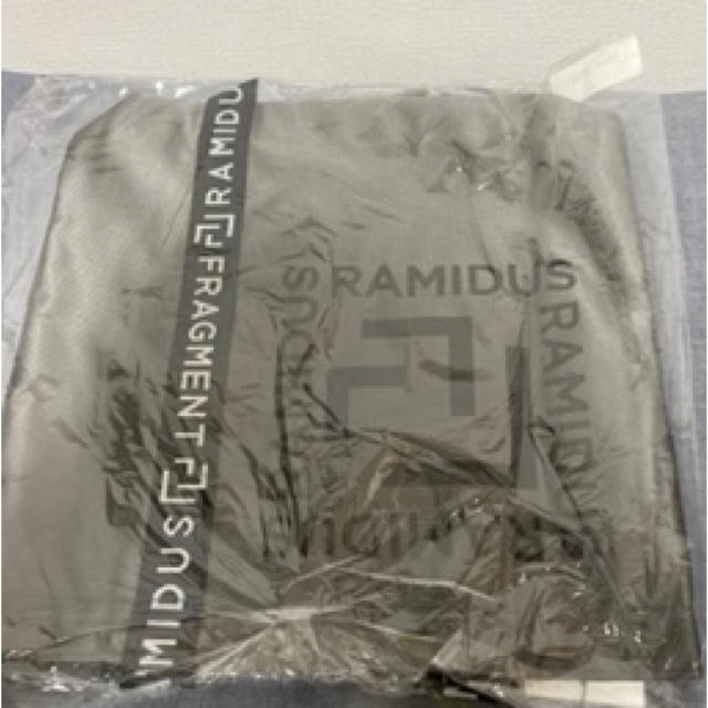 FRAGMENT(フラグメント)のFRAGMENT DESIGN RAMIDUS トートバッグ ダークグレー M メンズのバッグ(トートバッグ)の商品写真
