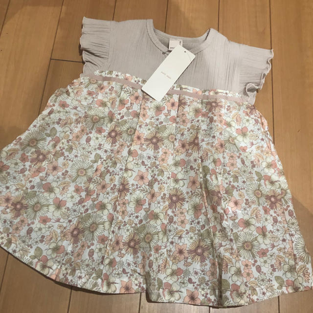 petit main(プティマイン)の花柄タックチュニック キッズ/ベビー/マタニティのキッズ服女の子用(90cm~)(Tシャツ/カットソー)の商品写真