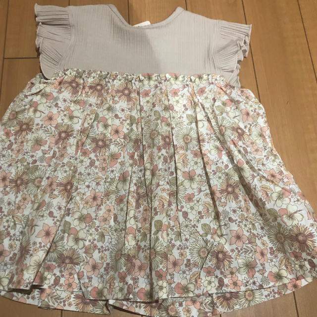 petit main(プティマイン)の花柄タックチュニック キッズ/ベビー/マタニティのキッズ服女の子用(90cm~)(Tシャツ/カットソー)の商品写真