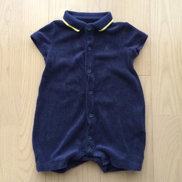 babyGAP(ベビーギャップ)のbaby gap パイル地ロンパース キッズ/ベビー/マタニティのベビー服(~85cm)(ロンパース)の商品写真