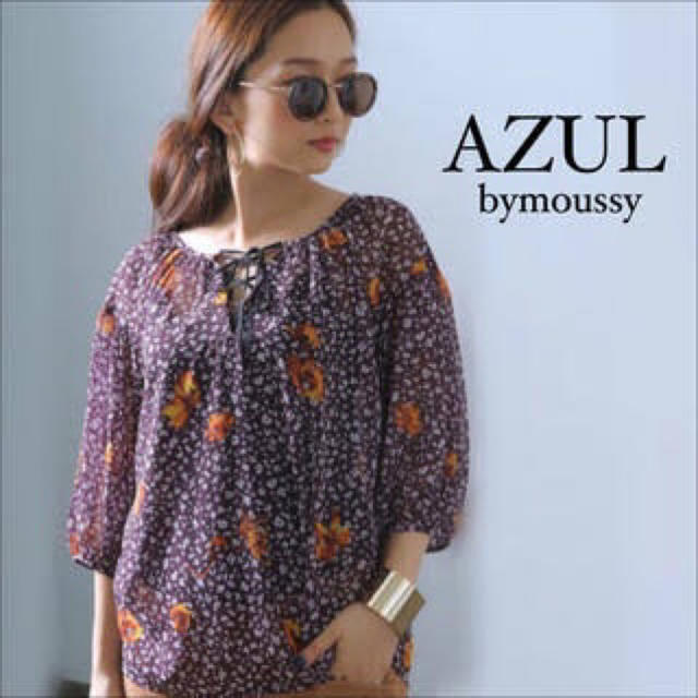 AZUL by moussy(アズールバイマウジー)の【AZUL by moussy】小花柄レースアップスモックプルオーバー レディースのトップス(シャツ/ブラウス(長袖/七分))の商品写真