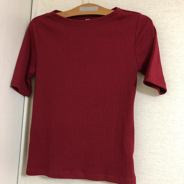 UNIQLO(ユニクロ)の美品　ユニクロ　トップス　ワインレッド  S レディースのトップス(カットソー(半袖/袖なし))の商品写真