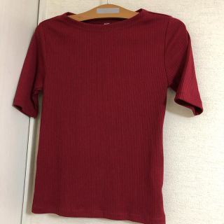 ユニクロ(UNIQLO)の美品　ユニクロ　トップス　ワインレッド  S(カットソー(半袖/袖なし))