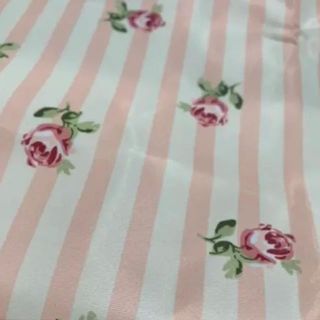 ローラアシュレイ(LAURA ASHLEY)のローラアシュレイ　ストライプローズ(生地/糸)