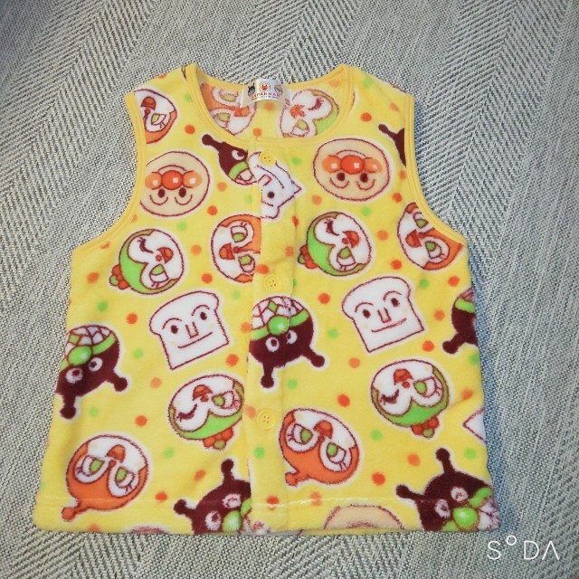 アンパンマン(アンパンマン)のアンパンマン ベスト キッズ/ベビー/マタニティのキッズ服男の子用(90cm~)(ジャケット/上着)の商品写真