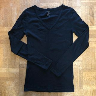 ギャップ(GAP)の【GAP】長袖VネックTシャツ　Sサイズ(Tシャツ(長袖/七分))