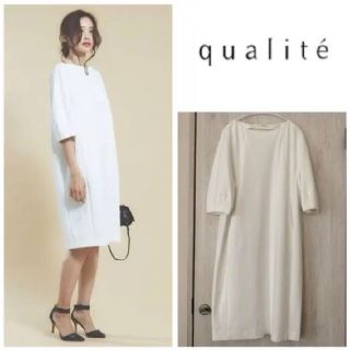 カリテ(qualite)のqualite カリテ ポンチフォルムワンピース  とろみホワイト(ひざ丈ワンピース)