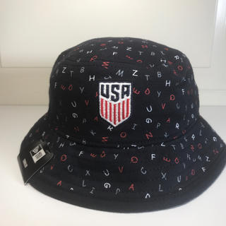 ニューエラー(NEW ERA)の新品未使用　ニューエラ　子供用　USA サッカーバケットハット　送料無料(帽子)