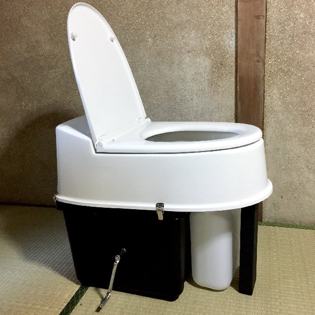 【災害時やアウトドアで活躍】水も電気も使わないコンポストトイレ(大小分離) キッズ/ベビー/マタニティのおむつ/トイレ用品(その他)の商品写真