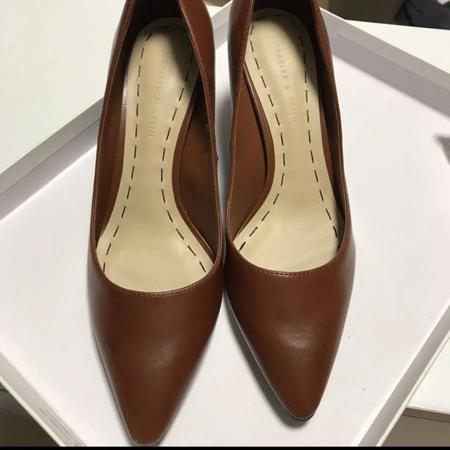 Charles and Keith(チャールズアンドキース)のチャールズアンドキース　パンプス　22.5 最終価格 レディースの靴/シューズ(ハイヒール/パンプス)の商品写真